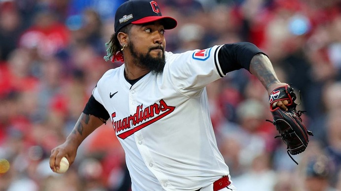 【MLB】「ドジャースが改善すべきはブルペン」米メディア、セーブ王クラセ獲得でクローザー固定を求める　今季は守護神が“日替わり”