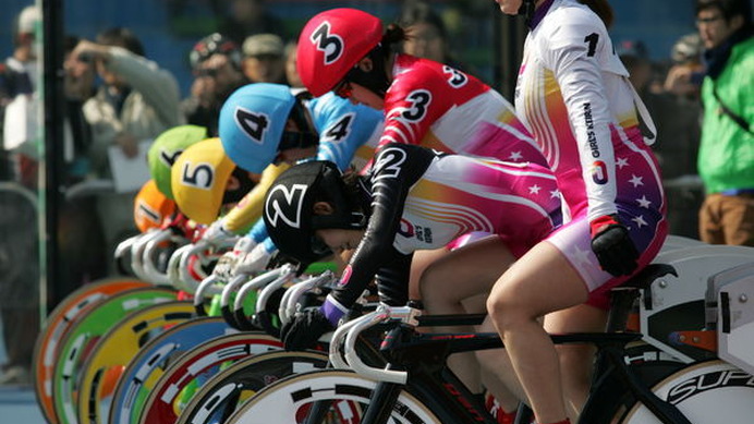 「湘南バイシクル・フェス」が2月23日に神奈川県平塚市の平塚競輪場で開催され、たくさんの家族連れが集まって自転車にかかわるさまざまなイベントを楽んだ。同イベントは春の自転車のお祭りと位置づけられ、最新自転車の試乗、子どもたち向けのサイクルスクール、多彩