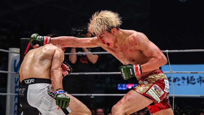 【RIZIN.50】鈴木千裕のサイン入りグローブが“18.7万円”で落札　萩原京平が15.1万円、パク・ソヨンが17万円、今大会最高額は……