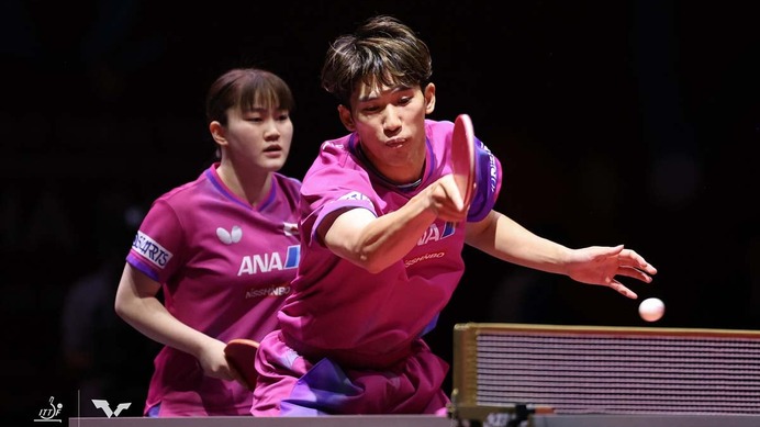 吉村真晴、大藤沙月ペアが中国の世界1位ペアに大金星　3－1撃破でベスト4進出、メダル確定で優勝争いにも参戦へ【世界卓球2025】
