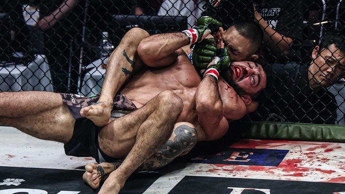 【RIZIN】「最高のデビュー戦」修斗王者・安藤達也、ガサンザデに1R“鮮烈”チョークで一本勝ち　川尻達也氏も感嘆「もう安藤劇場ですよ」