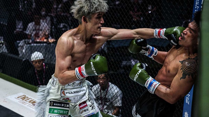 【RIZIN】900グラムの体重超過に“怒り”の上野空大、ムエタイ208勝のタイ選手からダウンを2度奪取し白星デビュー