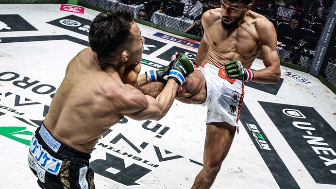【RIZIN】「恐ろしい蹴りが喉に……」ノジモフ、“前蹴り一閃”ノックアウト勝ちに会場どよめき　新居すぐるが失神「まったく見えてなかった」
