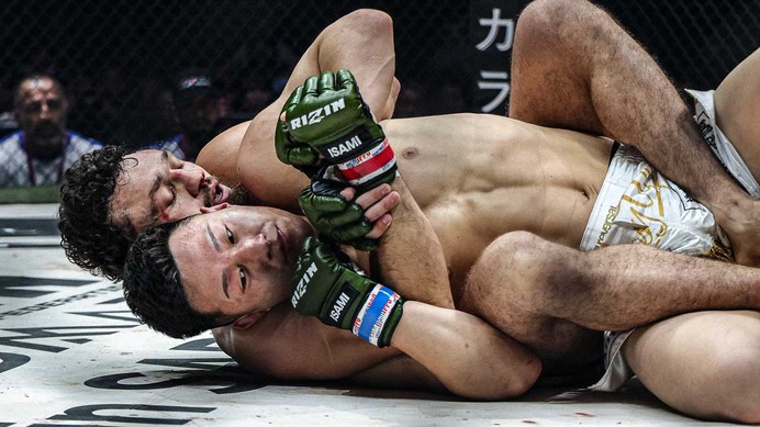 【RIZIN】「評価を落とす敗北ではない」“5勝5KO”の木村柊也、ケラモフに善戦もプロ初黒星　実況席は25歳のポテンシャルに期待感「可能性を見せてくれた」