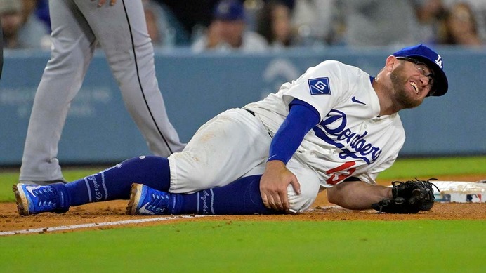 【MLB】IL入りのド軍マンシー、負傷した瞬間思ったことは……「クソ、余計なことを考えさせてしまった」3000K目前のカーショーを気遣う