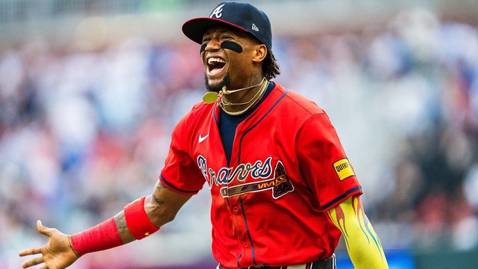 【MLB】「冗談だろ」アクーニャJr.の“大遠投補殺”に実況驚愕、右翼最深部から三塁へダイレクト返球　今季はメジャー最速169キロの強肩
