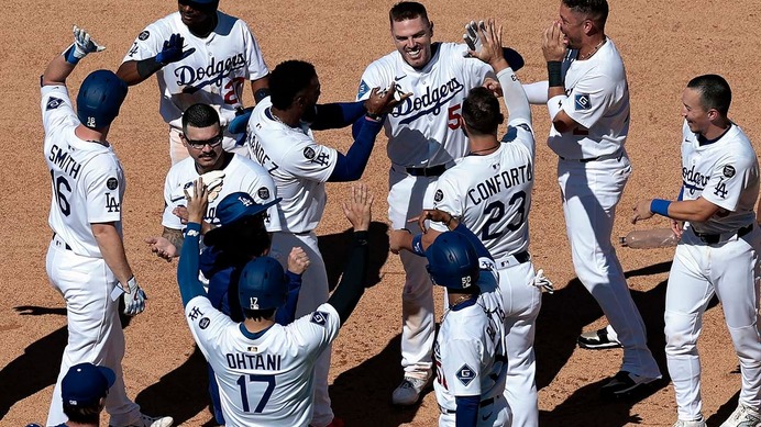 【MLB】崖っぷち救った、フリーマンの値千金逆転サヨナラ適時打　大谷翔平が歓喜の生還「とにかくホームまで全力で行こうと」