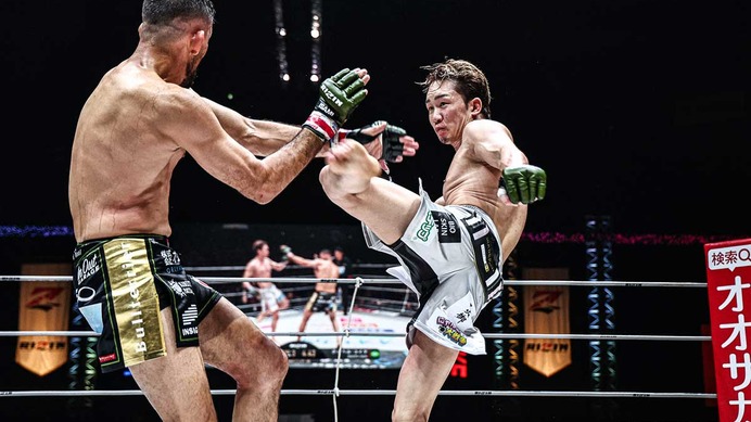 【超RIZIN.4】朝倉未来、クレベルに4年越しの“やり返し”成功　「青、朝倉！」スプリット判定で15分間の死闘を制す