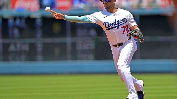【MLB】守備職人ロハス、ドジャース敗因“守りの乱れ”を分析　勝敗を分けた「新人の悪送球」を責めるのではなく……