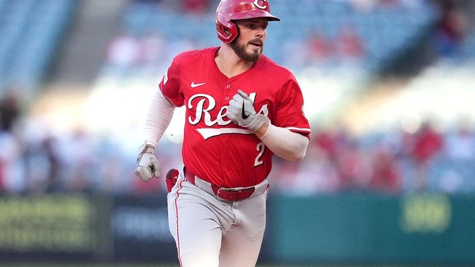 【MLB】ドジャース、元同僚ラックス凱旋で「チャンピオンリング贈呈」　フリーマンやテオスカーと笑顔のハグ……移籍後は内外野で躍動
