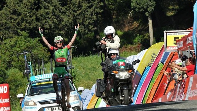 　トルコで開催されている8日間のステージレース、ツアー・オブ・ターキーは4月26日に第6ステージが行われ、地元トルコのムスタファ・サイエル（トルクセケルポル）が独走で優勝。総合成績でも首位に立った。
