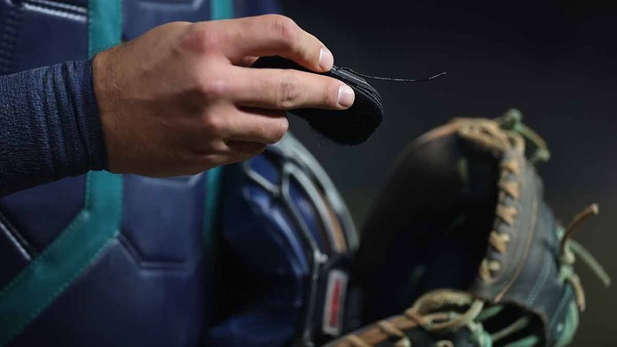 【MLB】捕手がサインを出す時代はもう終焉？　マーリンズが“斬新すぎるピッチコム活用”に手応え「今こそ導入に最適」