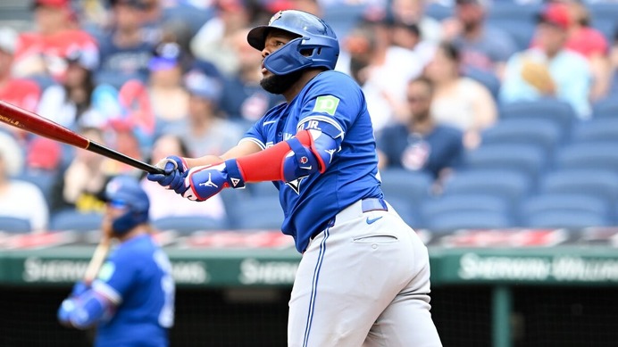 【MLB】ゲレーロJr.がシャンパンファイトで「ザ・ヤンキースルーズ！」　盛大な煽りに中継のジーターとAロッド苦笑い、オルティス大爆笑