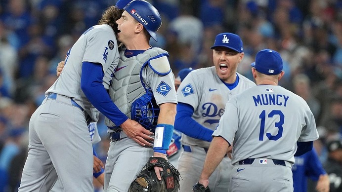 【MLB】ブルージェイズ、痛恨の走塁ミスで逆王手を許す……解説の元メジャーリーガー「これで流れはドジャースに行った」と断言