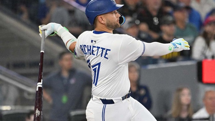 【MLB】満身創痍のブルージェイズ、生え抜きビシェットが値千金の先制3ラン「鳥肌が立った」　中3日の大谷翔平を攻略