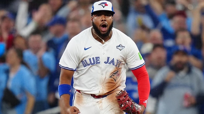 【MLB】ド軍の反撃阻んだブルージェイズの“美技2連発”　ゲレーロJr.が会心ガッツポーズ、シャーザーが満塁ピンチも1点に凌ぐ