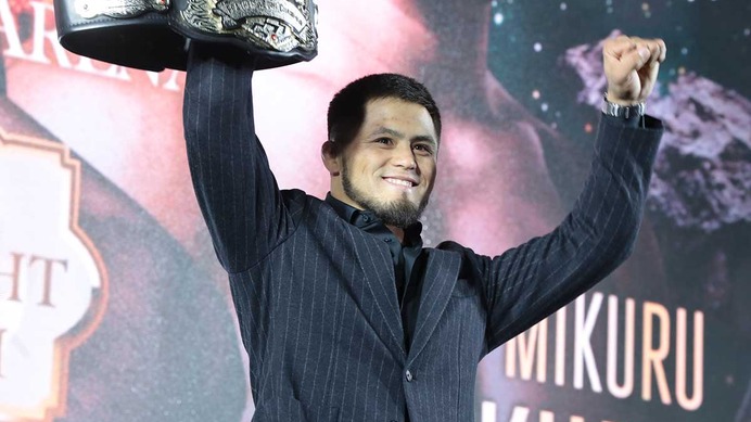 「RIZIN始まって以来」榊原信行CEOが“シェイドゥラエフ人気”に驚嘆　朝倉未来戦決定で大歓声「ファンのハートを掴み出している」