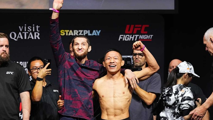 【UFC】堀口恭司、フェースオフで破顔した理由とは？　計量後は“勝負飯”焼肉でリカバリーも万全か「やったります」