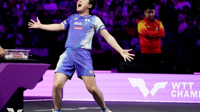 張本智和、世界2位の王楚欽を衝撃撃破で地元大会V　実った戦術変更で栄冠掴むも「これからも勝ち続けないといけない」【WTTチャンピオンズ横浜】