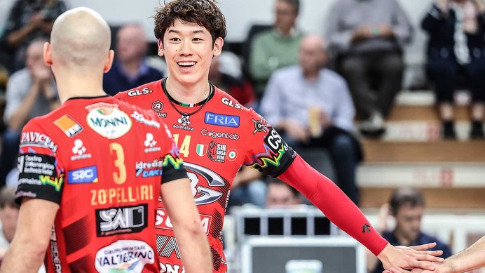 石川祐希の誕生日をペルージャ公式がお祝い「また面白いことやらされてる笑」「愛されてますなぁ」