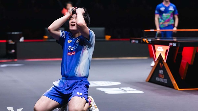張本智和が“天敵”F・ルブランをフルゲームで撃破「信じられない気持ち」　激闘制し4強入り、過去3度準Vのエースが戴冠なるか【WTTファイナルズ香港】