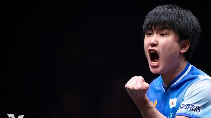 「ハリモトが“4度目の正直”」張本智和、悲願の初Vを大会公式が祝福　中国メディアも快挙を報道「五輪銀メダリストを撃破」【WTTファイナルズ香港】