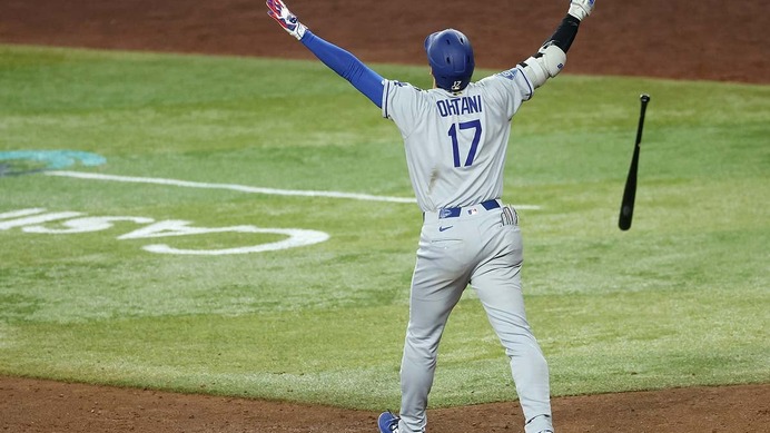 【MLB】「なんというショー」大谷翔平、劇的12号直後に見せた“No.1バットフリップ”　公式が2025年の象徴的一打に選出