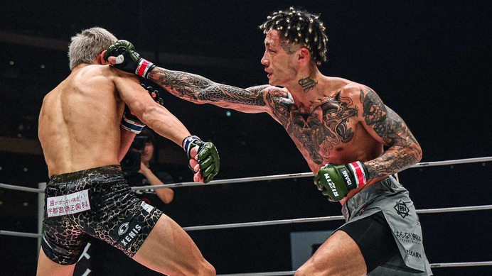 【RIZIN】「MMAそんな甘くないんで」光った篠塚辰樹の打撃センス…MMAルールでも冨澤大智に完勝