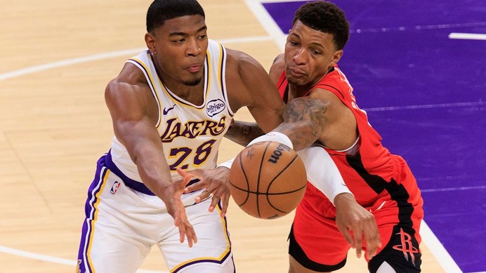 【NBA】「リーグ全体で見てもトップクラス」レイカーズHCが称賛した八村塁のスキルとは？　右ふくらはぎの肉離れから復活