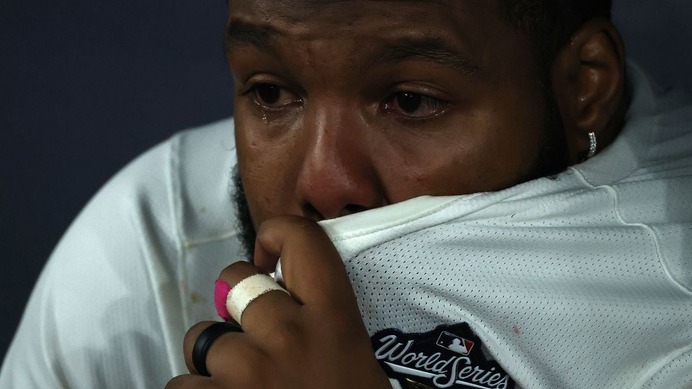 【MLB】「大の男たちがみんなで泣いていた」ドジャースに敗れた衝撃……ブルージェイズのWS舞台裏を米メディアが特集