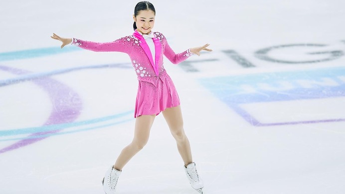 中井亜美と同い年の17歳・島田麻央、史上初の4連覇へ向けて首位発進……ジュニアで無敵の女王「今季ここまでで一番いい演技」【フィギュアスケート】