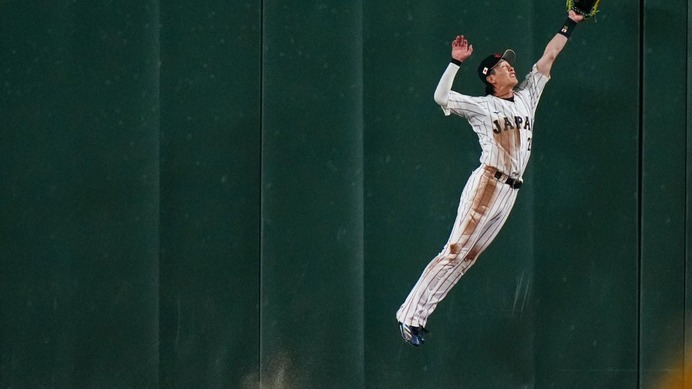 【WBC2026】「まるで魔法のようだった」周東佑京の“超ファインプレー”を米放送局が絶賛　侍ジャパン、宿敵・韓国撃破で連勝