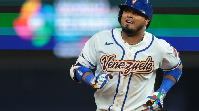 【WBC2026】国際大会だけまるで別人……安打製造機アラエス、2本塁打5打点でベネズエラ打線爆発　米放送局も驚愕「フライを打たない男が」