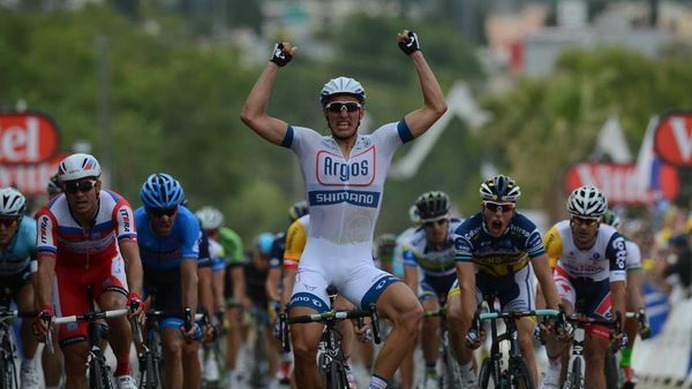 　第100回ツール・ド・フランスは6月29日にポルトベッキオ～バスティア間の213kmで第1ステージが行われ、アルゴス・シマノのマルセル・キッテル（ドイツ）が優勝した。総合成績でも首位に立ちマイヨジョーヌを獲得した。