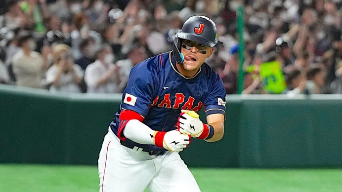 【WBC2026】ヌートバーに「大谷パス」発行？　解説者として侍ジャパン試合前練習に潜入　大谷翔平と抱擁交わすシーンにファン熱視線