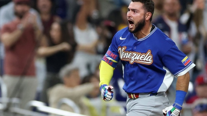 【WBC2026】ベネズエラが中盤に主導権、吉田正尚の“同僚ライバル”アブレイユが追撃のソロ　初の世界一へ前進