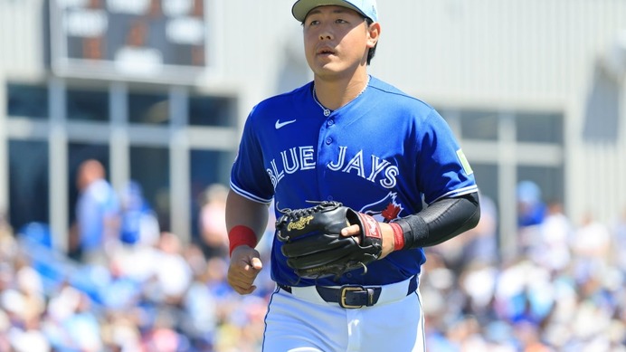 【MLB】「岡本和真の守備には驚かされる」痛烈“164キロ”三ゴロを鮮やか横っ飛び　フェン直二塁打で打撃も順調アピール