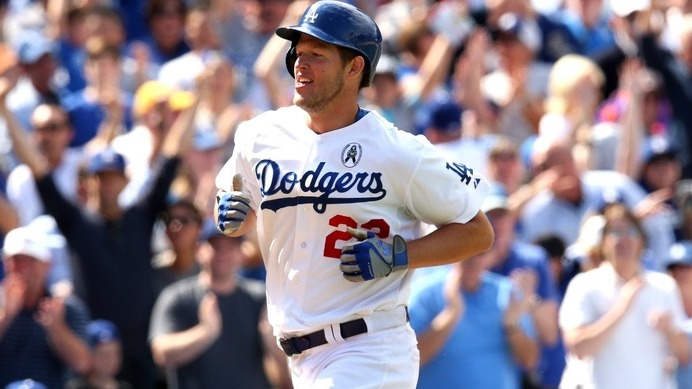 【MLB】引退したカーショー、キャリア唯一の本塁打「25歳の爆速スイング」を公式がプレーバック　決勝アーチで開幕完封勝利を“自援護”