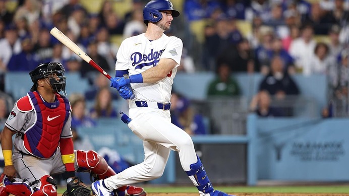 【MLB】ド軍の新2番・タッカーの“本塁打キャッチ”に本拠地熱狂　FA目玉補強の万能スターがファインプレー連発で能力発揮