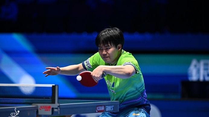 松島輝空、台湾エース・林昀儒とのフルゲーム激闘制す　サウスポー対決に初勝利の18歳が快進撃で優勝に王手【ITTF男女ワールドカップ】