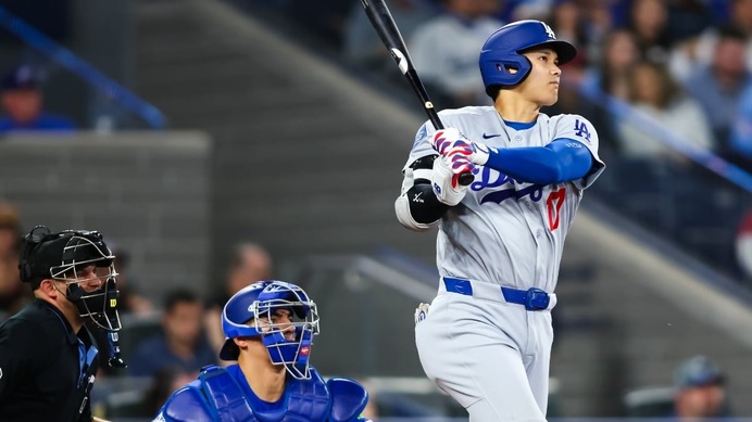 【MLB】大谷翔平、新人捕手と思わぬ“衝突”アクシデントで左腕を痛がる仕草　まさかの牽制送球時に……