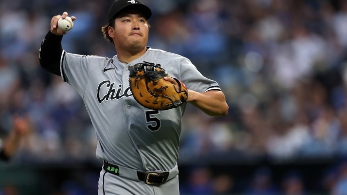 【MLB】村上宗隆、平凡なフライ落球でヒヤリの場面も……米メディア驚きの“全力疾走”で挽回「メチャクチャ激走している」