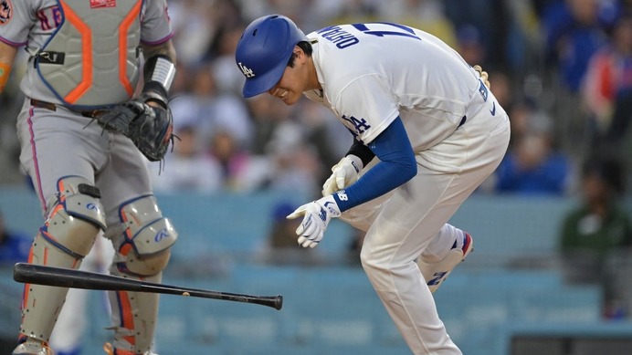 【MLB】大谷翔平、左腕の“151キロ”シンカーが「右肩直撃」で絶叫　死球で出塁記録更新も……