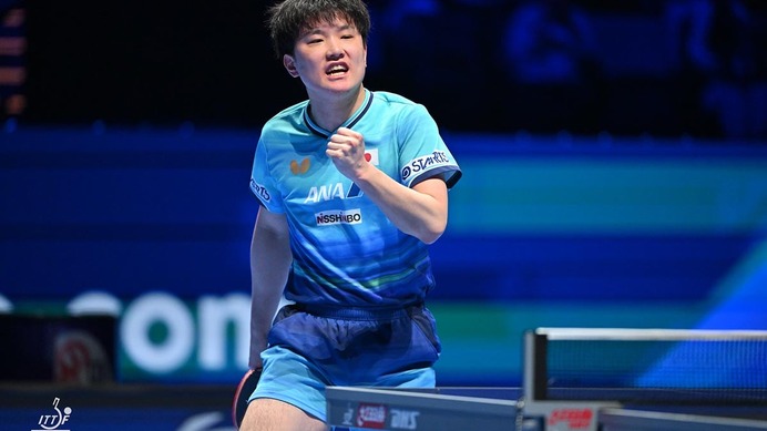 張本智和が中国の元世界王者と圧巻ラリーの応酬　伊藤美誠はフォアハンドからの巧みな1本　WTTが2022年大会に再脚光【世界卓球2026】