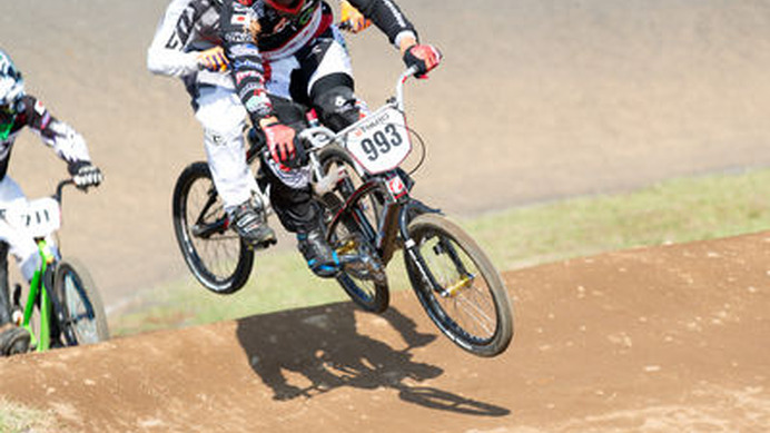 　第30回全日本BMX選手権大会が7月7日に静岡県伊豆市のサイクルスポーツセンターBMXトラックで行われ、エリートクラスは長迫吉拓（ベクトル）が優勝。3連覇を達成した。