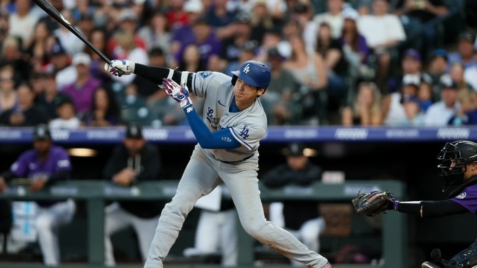 【MLB】「大谷翔平が歴史を作り続ける」“52試合連続出塁”で球団2位まであと1　今季初盗塁直後、第2打席右前打