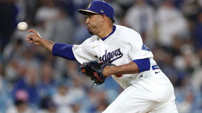 【MLB】ドジャース、守護神ディアスが右肘“ネズミ”除去手術で前半戦絶望　今季も故障者連鎖か……「後任はスコットかベシア」と地元メディア