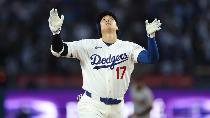 【MLB】「ボールくれよ」大谷翔平、53打席ぶり7号アーチで……心から安堵の表情　“記念球要求”に同僚たち爆笑