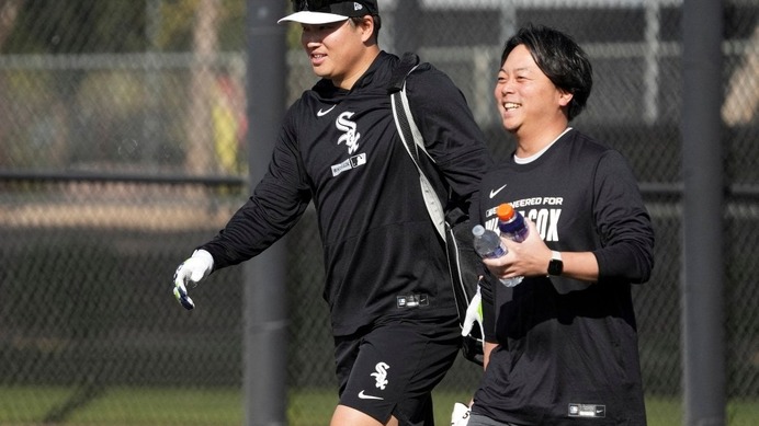 【MLB】シカゴ地元紙、村上宗隆の通訳・八木賢造氏を特集　会社員から劇的キャリアチェンジ……監督も「問題ない」と高評価