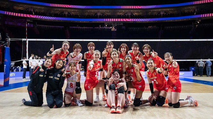 バレー女子日本代表、フランス相手の逆転白星は「素晴らしい開幕戦」　最多18得点の佐藤淑乃を仏紙が称賛「サトウが試合を支配」